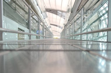 Suwannabhumi Havaalanı yürüyüş yolu