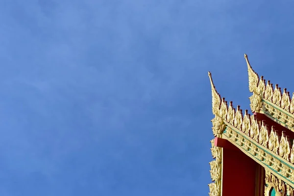 Temple roof on bluesky — Stock Photo, Image