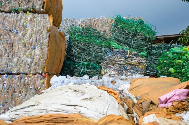 plastic fles recycling