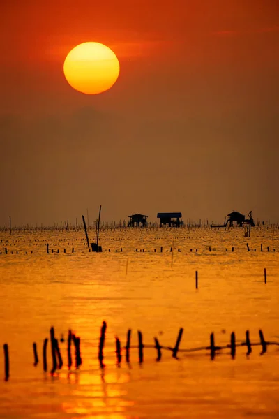 太阳在邦塔本升起. Phetchaburi省 — 图库照片