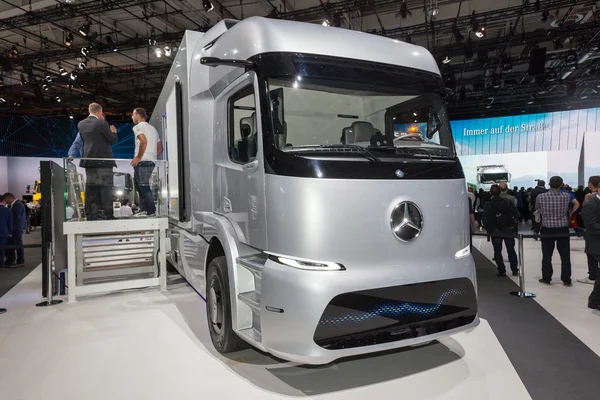 Mercedes Benz eTRUCK — стокове фото