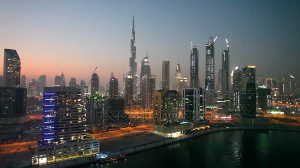 Dubai downtown v noci — Stock video