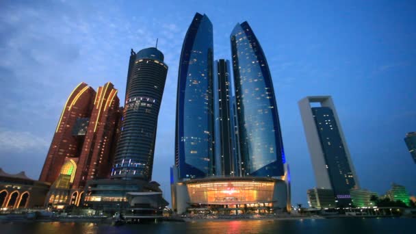 De Etihad Torens in Abu Dhabi — Stockvideo