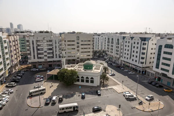 Place avec mosquée à Abu Dhabi, Émirats arabes unis — Photo