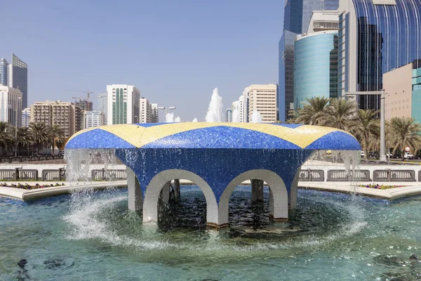 Fountain in Abu Dhabi — Stock Photo, Image