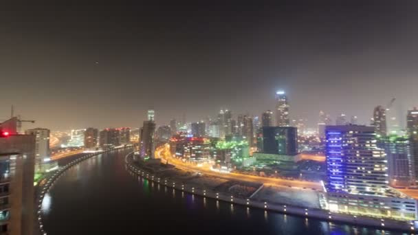 Dubai business bay bei Nacht — Stockvideo