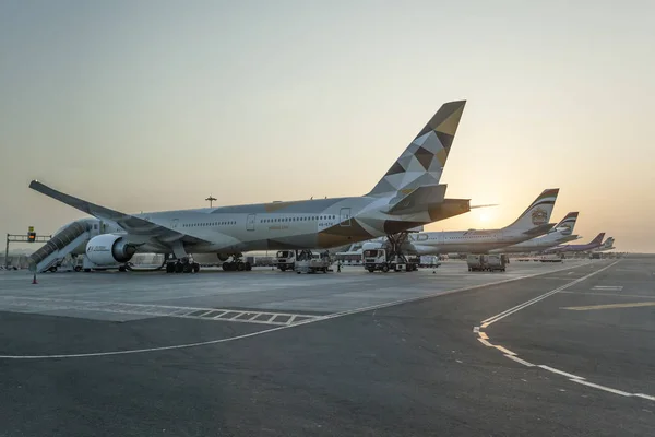 Etihad Airlines vliegtuigen — Stockfoto