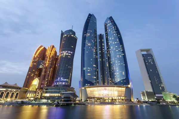 Etihad Towers in Abu Dhabi, Emirati Arabi Uniti — Foto Stock