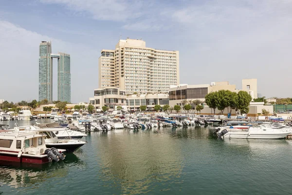 Marina in Abu Dhabi, Verenigde Arabische Emiraten — Stockfoto