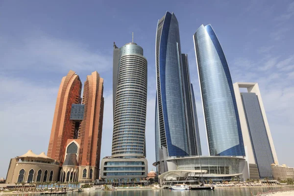 Etihad towers i abu dhabi, Förenade Arabemiraten — Stockfoto