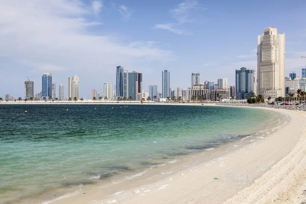 Al Mamzar Beach in Dubai — Stock Photo, Image