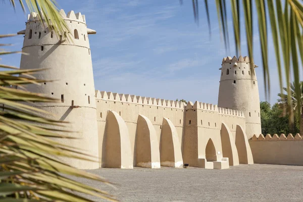Al Jahili fort in Al Ain, UAE — Stock Photo, Image