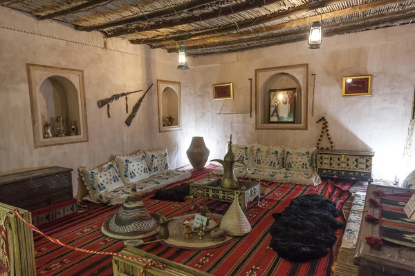 Wnętrze starego domu Beduinów w ZEA — Zdjęcie stockowe