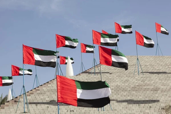Bandeiras dos EAU em Mezairaa — Fotografia de Stock