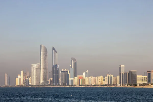 Skyline van Abu Dhabi — Stockfoto