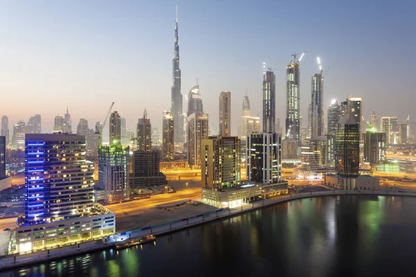 Dubai centrum 's nachts — Stockfoto