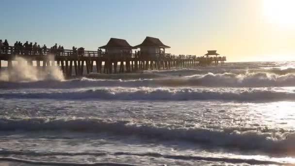 在那不勒斯，佛罗里达州的日落 — 图库视频影像