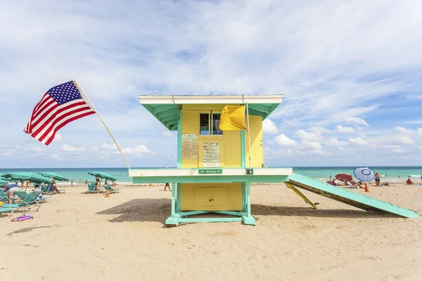 Hollywood Beach lifeguard tower, Florida — Stock Photo, Image