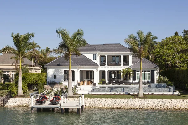 Luxury villa in Naples, Florida — Stock Photo, Image