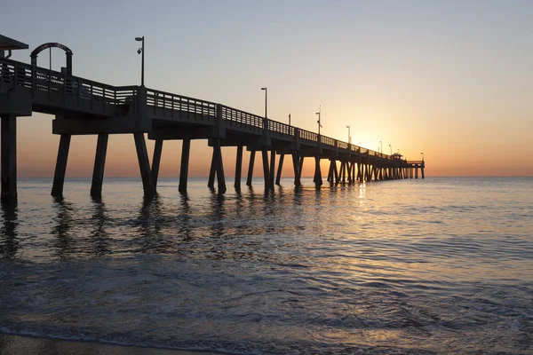 Dania pier beach o wschodzie słońca. Hollywood, Floryda — Zdjęcie stockowe