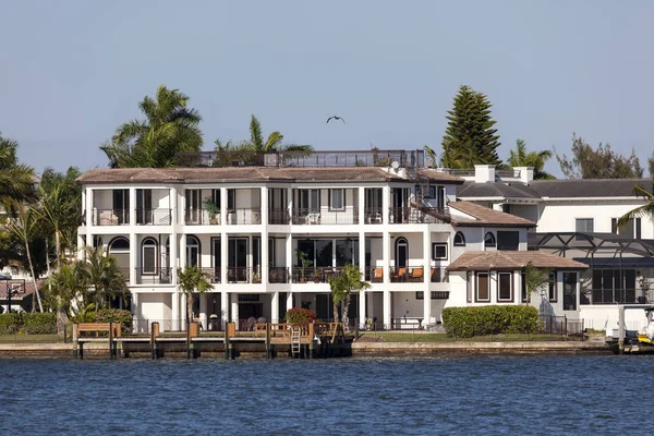Luxury villa in Naples, Florida — Stock Photo, Image