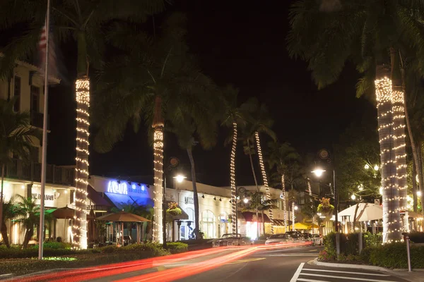 Rua na cidade de Nápoles à noite. Florida, EUA — Fotografia de Stock