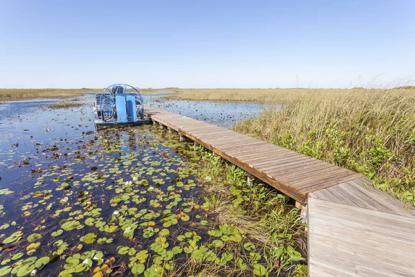 Moerasboot in de Everglades, Florida — Stockfoto