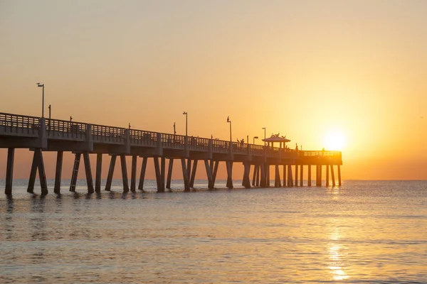 Muelle de la playa Dania al amanecer. Hollywood, Florida — Foto de Stock
