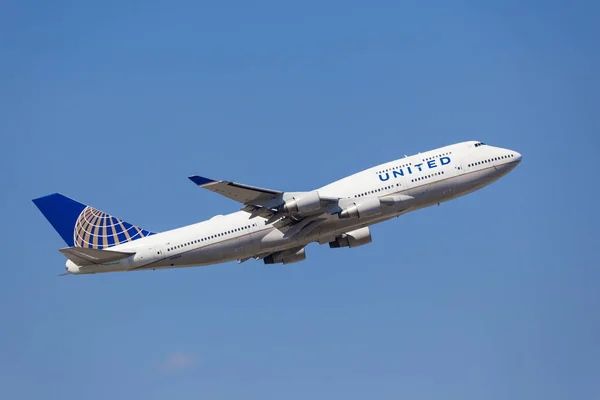 United Airlines Boeing 747 po vzletu — Stock fotografie