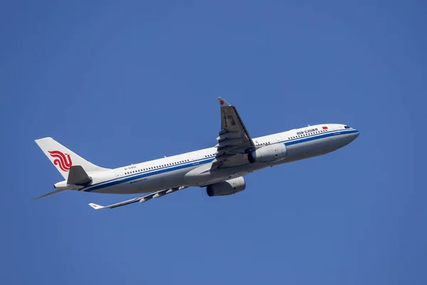 Air China Airbus A330-300 after take off — Stock Photo, Image