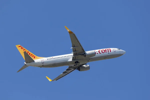 Boeing 737 Pegasus Airlines — стоковое фото