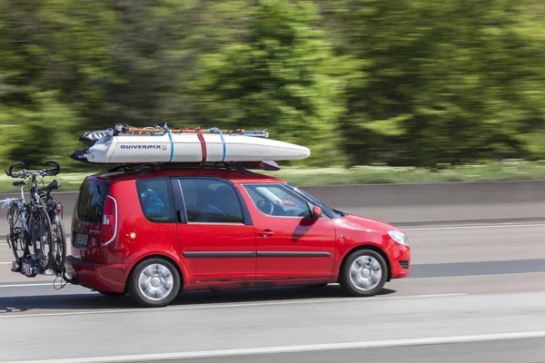 Skoda Roomster on the highway — Stock Photo, Image
