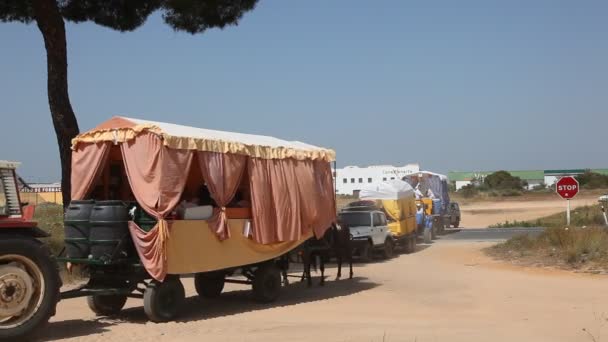 Pellegrini in cammino verso El Rocio, Spagna — Video Stock