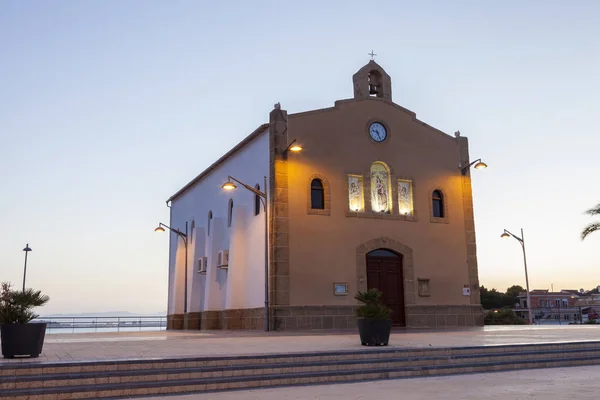 Kleine kirche in isla plana, spanien — Stockfoto