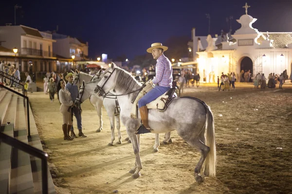 Пилигрим на лошади в Эль-Росио, Испания — стоковое фото