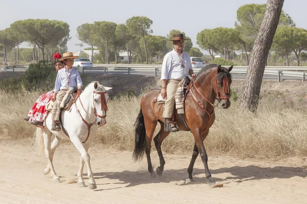 Pelgrims te paard in El Rocio, Spanje — Stockfoto