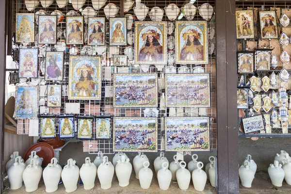 Iconos de la Virgen en venta en El Rocio, España —  Fotos de Stock