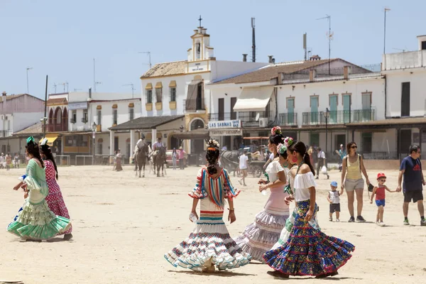 Female pilgrims in El Rocio, Spain — Stock Photo, Image