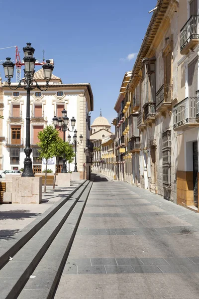 Calle en el casco antiguo de Lorca, España — Foto de Stock