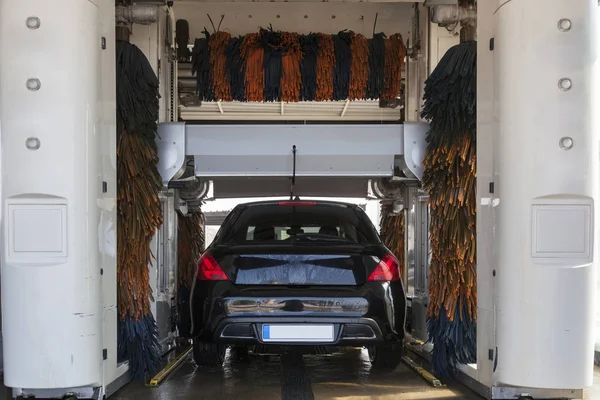 Automatic car wash service — Stock Photo, Image