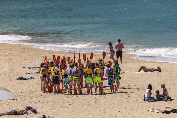 Kajak school na plaży w San Sebastian, Hiszpania — Zdjęcie stockowe