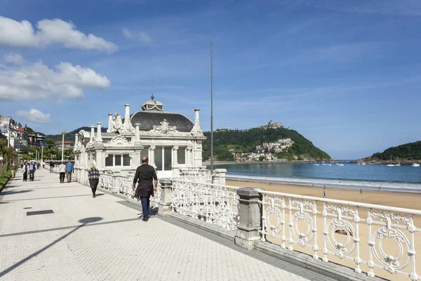 Paseo marítimo en San Sebastián, España — Foto de Stock