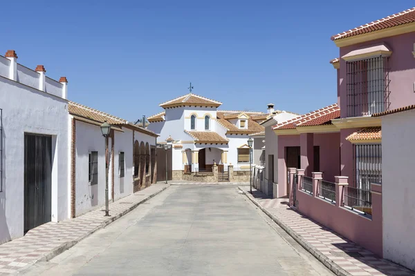 Bir İspanyol kasabasında sokak — Stok fotoğraf