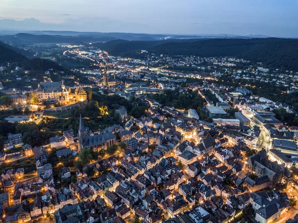 Stad van Marburg van nacht, Duitsland — Stockfoto