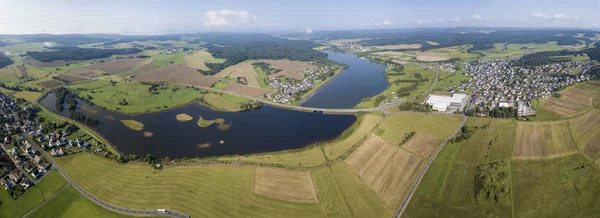 Sjön Obernau dam i Siegerland, Tyskland — Stockfoto