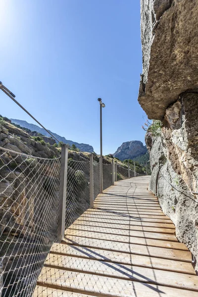 エル ・ カミニート ・ デル ・ レイ ・ トレイルをハイキングします。スペイン マラガ県 — ストック写真