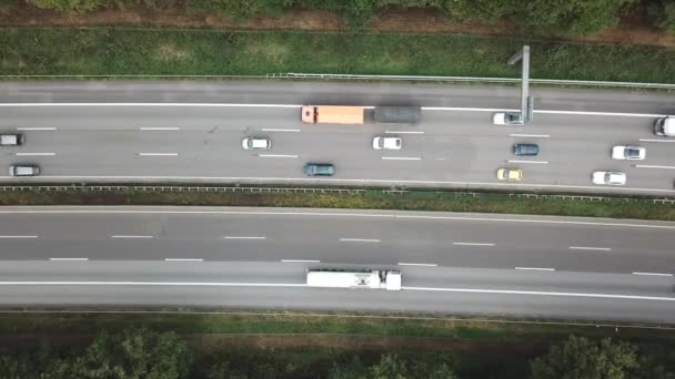 Stau auf einer deutschen Autobahn — Stockvideo