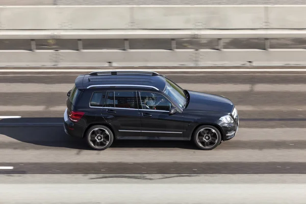 La Mercedes-Benz GLK in autostrada — Foto Stock