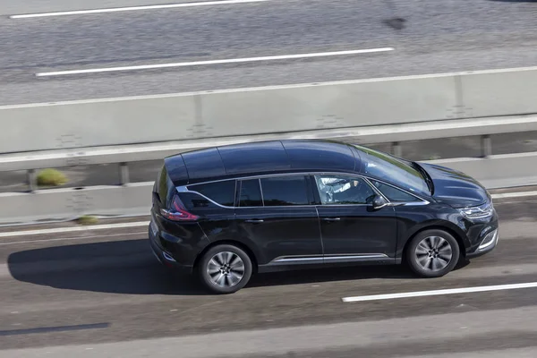 Renault Espace na autostradzie — Zdjęcie stockowe