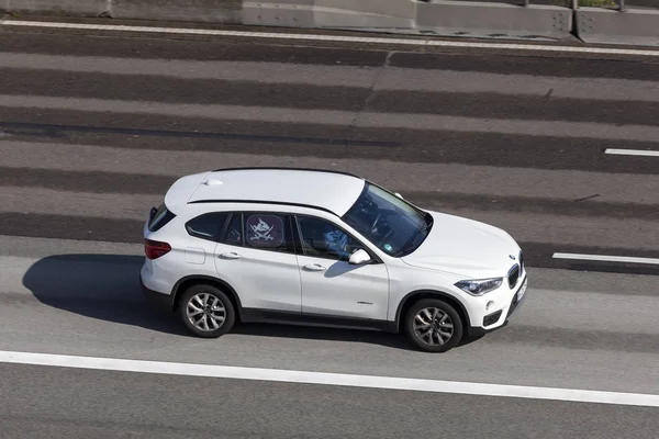 BMW X1 sull'autostrada — Foto Stock